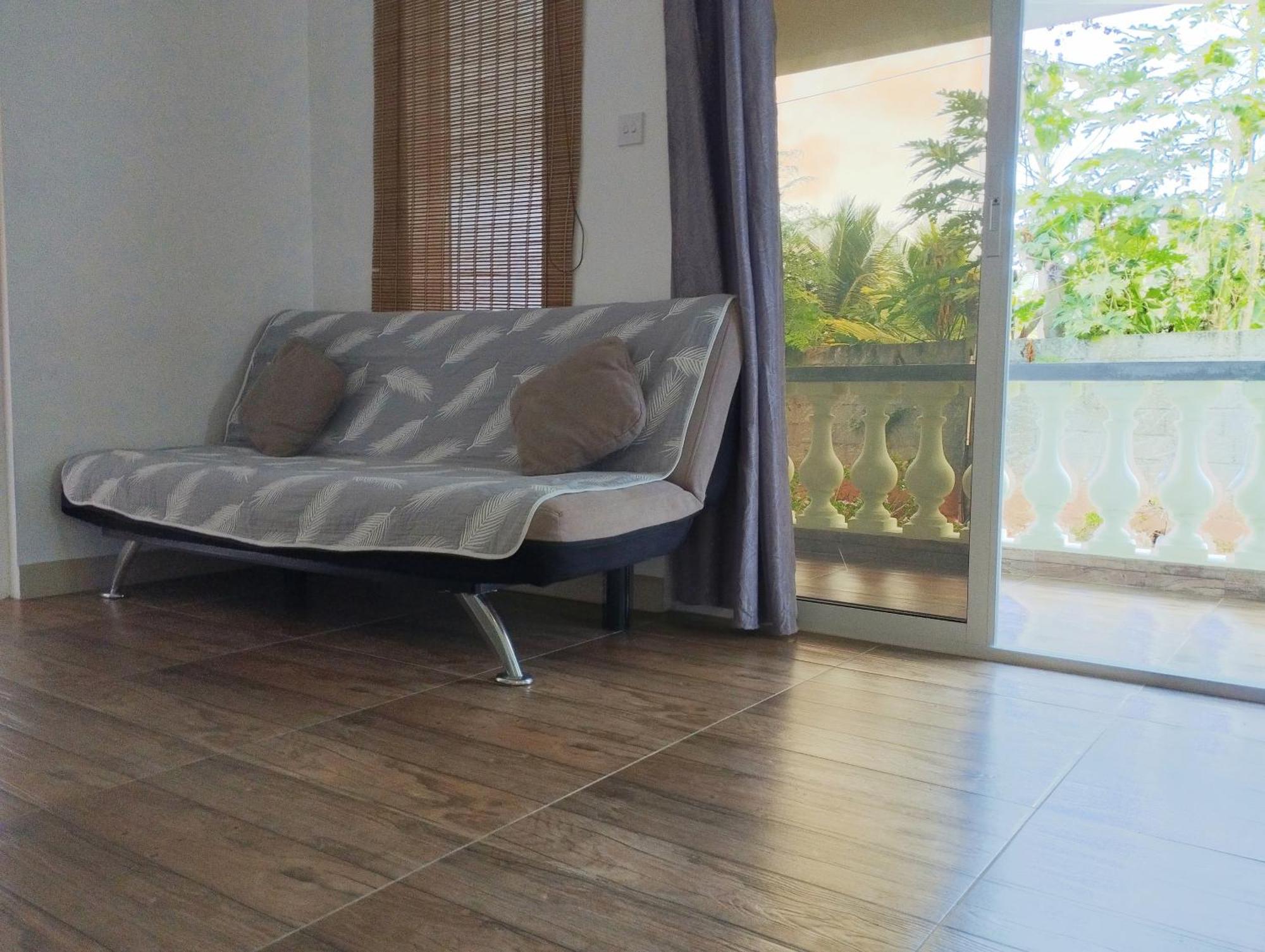Dovass Self Catering Apartment Takamaka